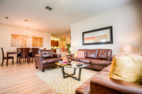 Newly Renovated LAKEVIEW Vista Cay Condo